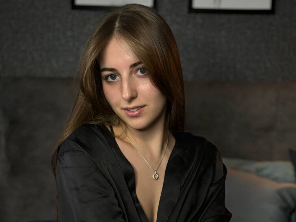 AngelaGarcia></p>

       
    </div>
    </div>
</div>
<div class=
